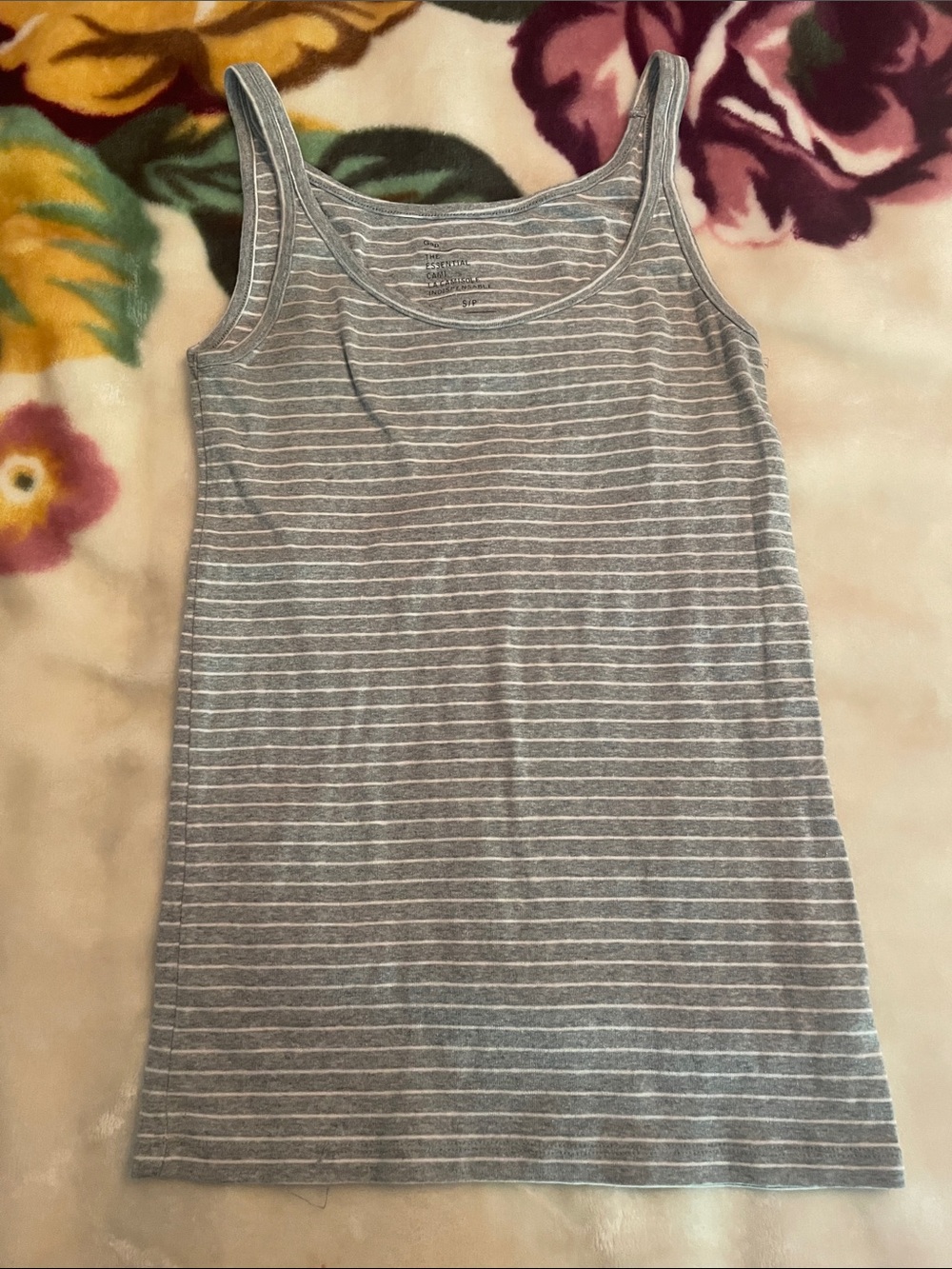 GAP The Essential Cami Gray and White Women’s Size S/P Tank Top